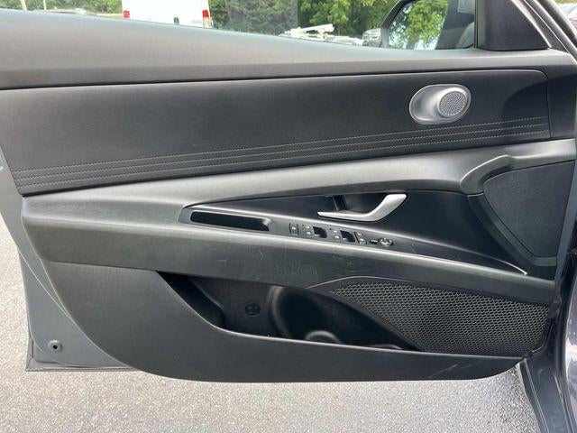 2024 Hyundai ELANTRA SEL IVT