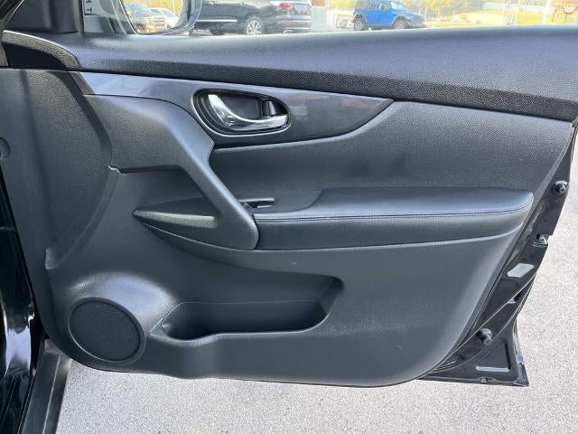 2020 Nissan Rogue FWD SV