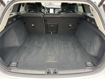 2025 Volvo V60 Cross Country B5 AWD Plus