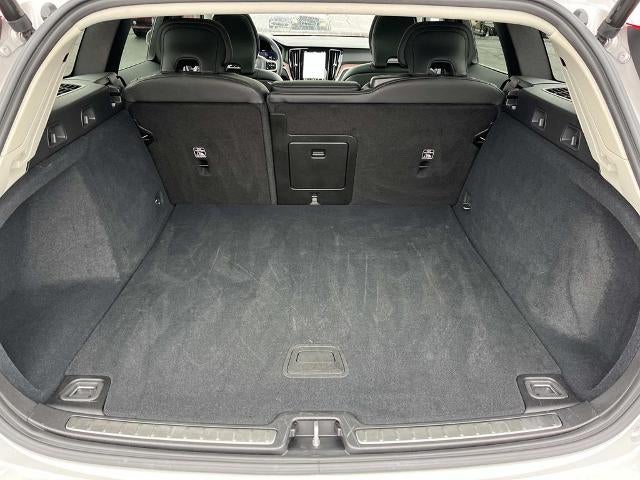 2025 Volvo V60 Cross Country B5 AWD Plus