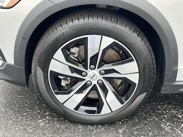 2025 Volvo V60 Cross Country B5 AWD Plus