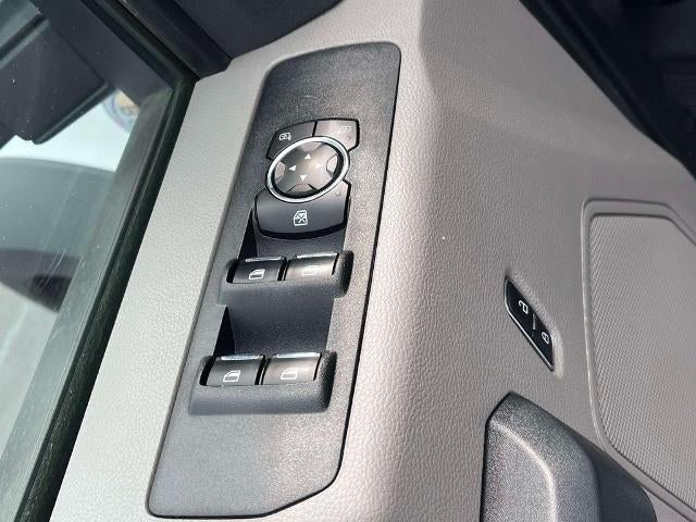 2022 Ford Super Duty F-450 DRW XL 4WD Crew Cab 179" WB 60" CA