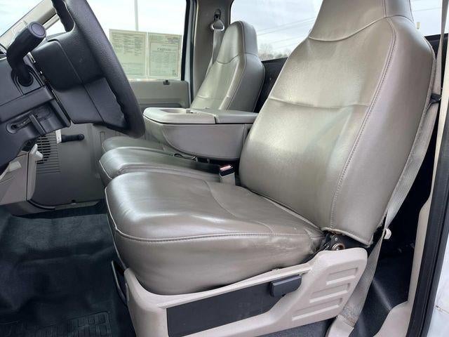 2008 Ford Super Duty F-550 DRW 2WD Reg Cab 141" WB 60" CA XL