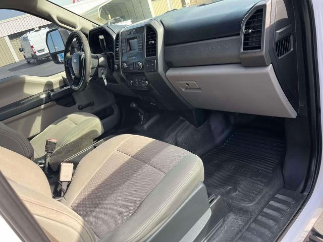 2017 Ford Super Duty F-350 SRW XL 4WD Crew Cab 6.75' Box