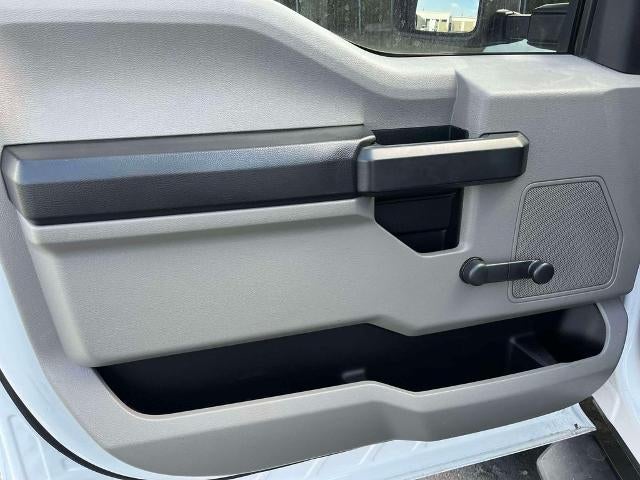 2017 Ford Super Duty F-350 SRW XL 4WD Crew Cab 6.75' Box