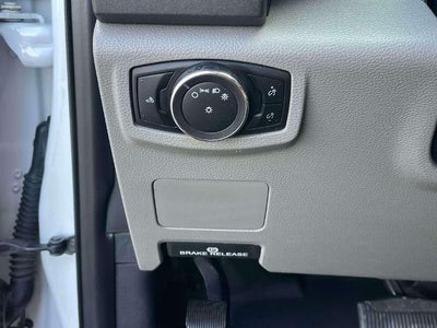 2017 Ford Super Duty F-350 SRW XL 4WD Crew Cab 6.75' Box
