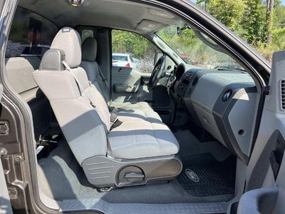 2006 Ford F-150 2WD Regular Cab Styleside 6-1/2 Ft Box STX