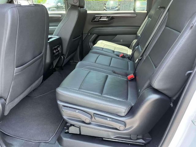 2025 Chevrolet Suburban 4WD LT