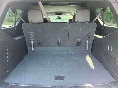 2025 Chevrolet Suburban 4WD LT