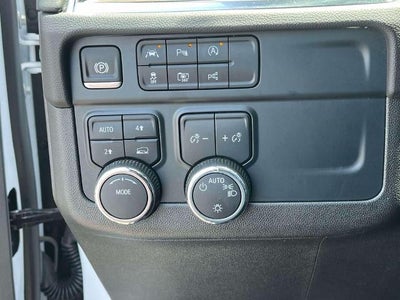 2025 Chevrolet Suburban 4WD LT