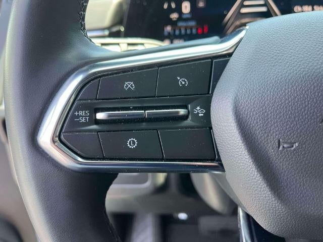 2025 Chevrolet Suburban 4WD LT