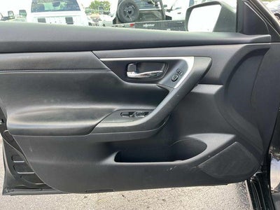 2017 Nissan Altima 2.5 SR Sedan