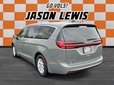 2025 Chrysler Pacifica Select FWD