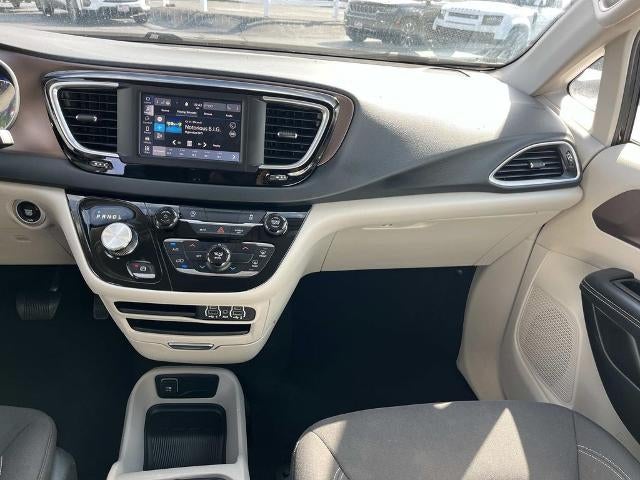 2023 Chrysler Voyager LX FWD