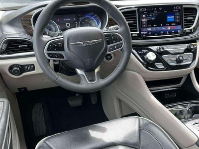2024 Chrysler Pacifica Limited FWD