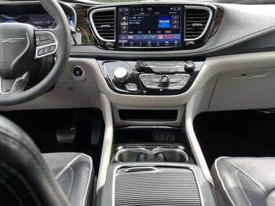 2024 Chrysler Pacifica Limited FWD