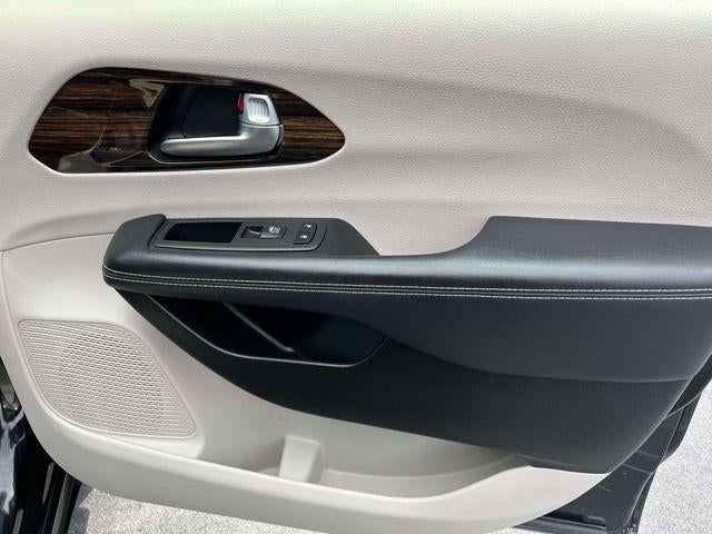 2024 Chrysler Pacifica Limited FWD