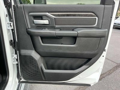 2024 RAM 3500 Big Horn 4x4 Crew Cab 8' Box