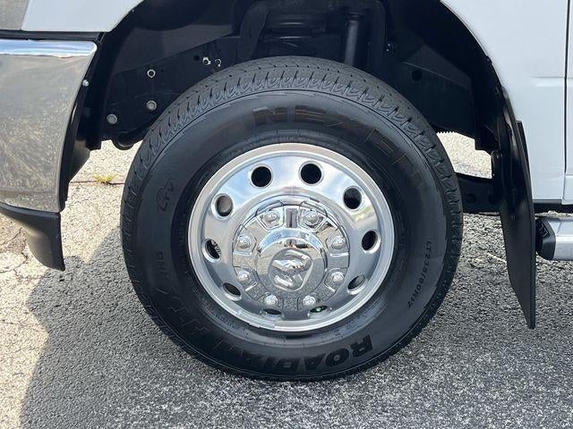 2025 RAM 3500 Chassis Cab Tradesman 4WD Reg Cab 60" CA 143.5" WB