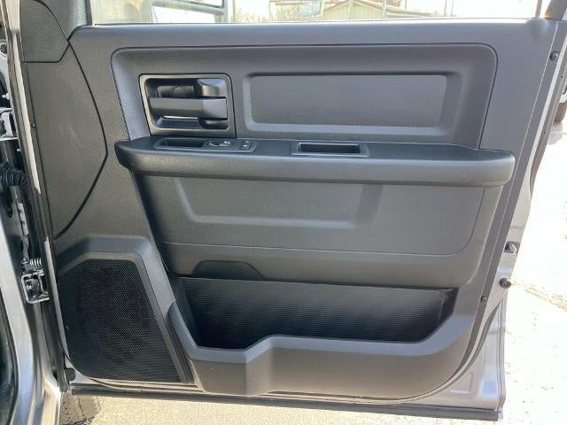 2023 RAM 3500 Chassis Cab Tradesman 4WD Crew Cab 60" CA 172.4" WB