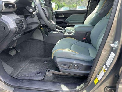 2025 Toyota Tacoma 4WD 4WD Trailhunter Hybrid Double Cab 5' Bed AT (Natl)