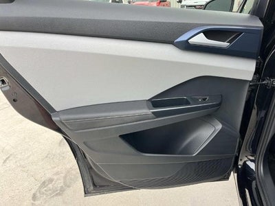 2024 Volkswagen Taos SE FWD