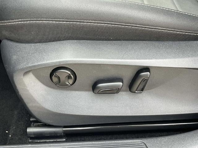 2024 Volkswagen Taos SE FWD