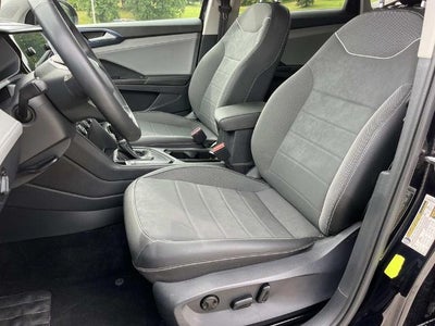 2024 Volkswagen Taos SE FWD