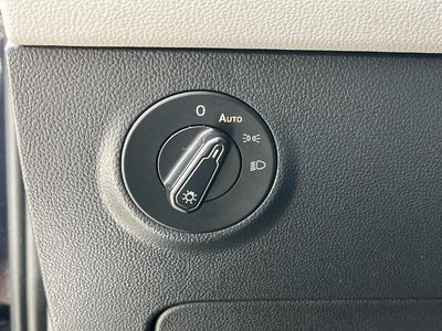 2024 Volkswagen Taos SE FWD