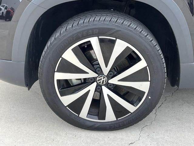 2024 Volkswagen Taos SE FWD