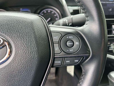2024 Toyota Camry SE Auto (SE)