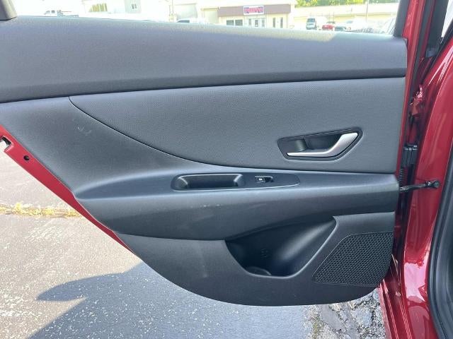 2025 Hyundai ELANTRA SEL Convenience IVT