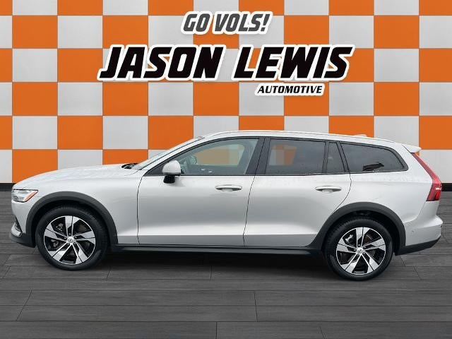 2025 Volvo V60 Cross Country B5 AWD Plus