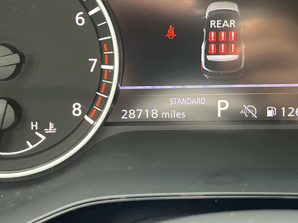 2025 Nissan Pathfinder SV