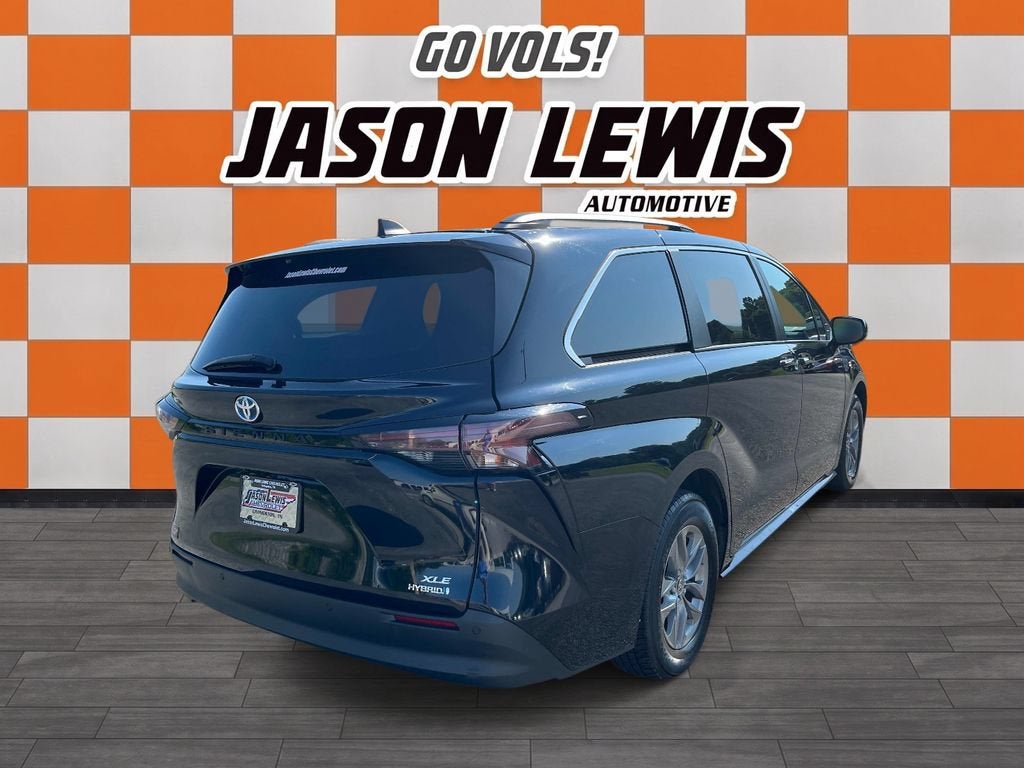 2024 Toyota Sienna XLE