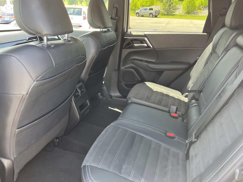 2024 Mitsubishi Outlander SE