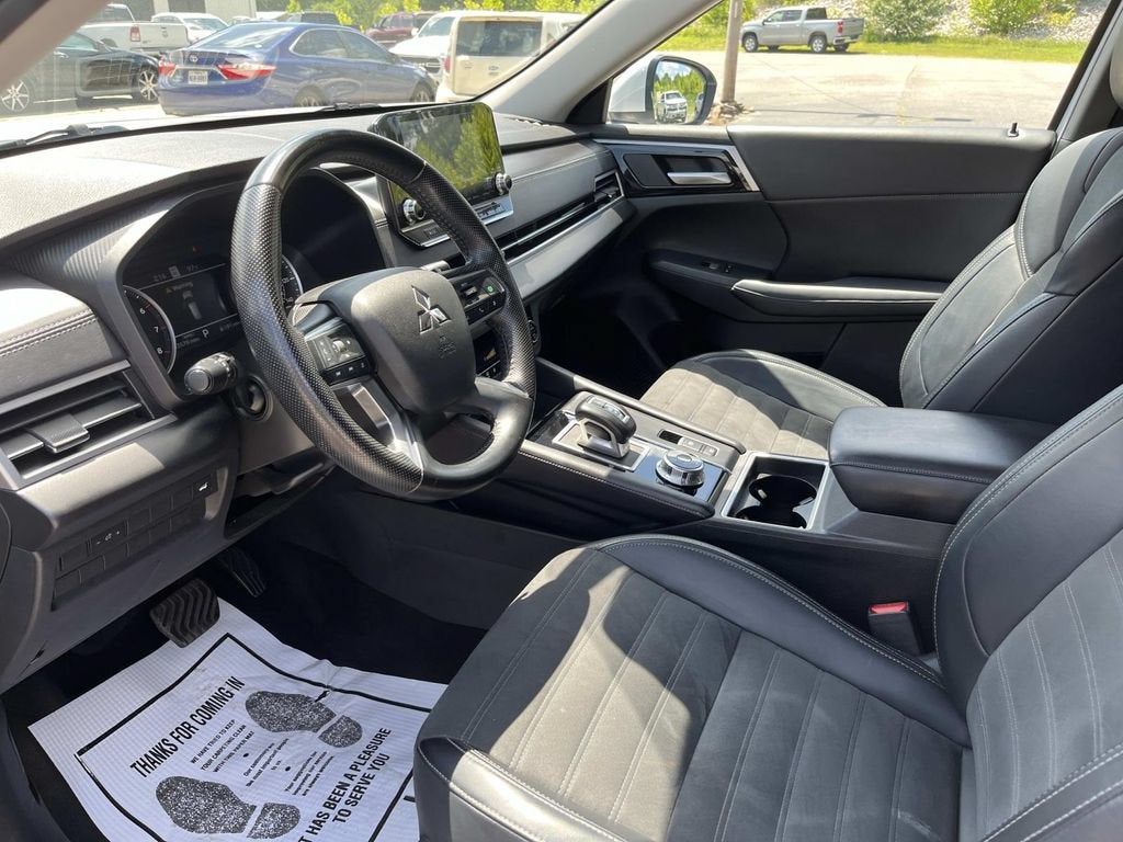 2024 Mitsubishi Outlander SE